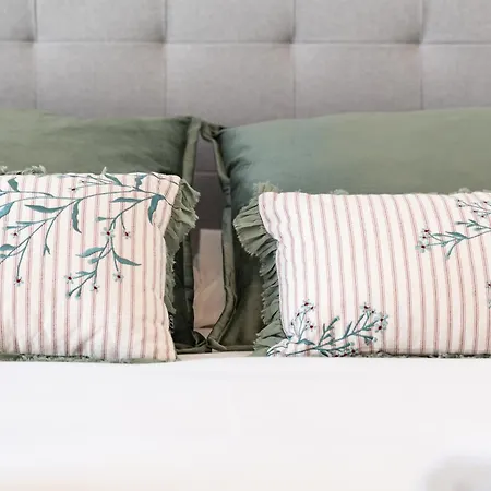 Bhost - Carmenes Apartment